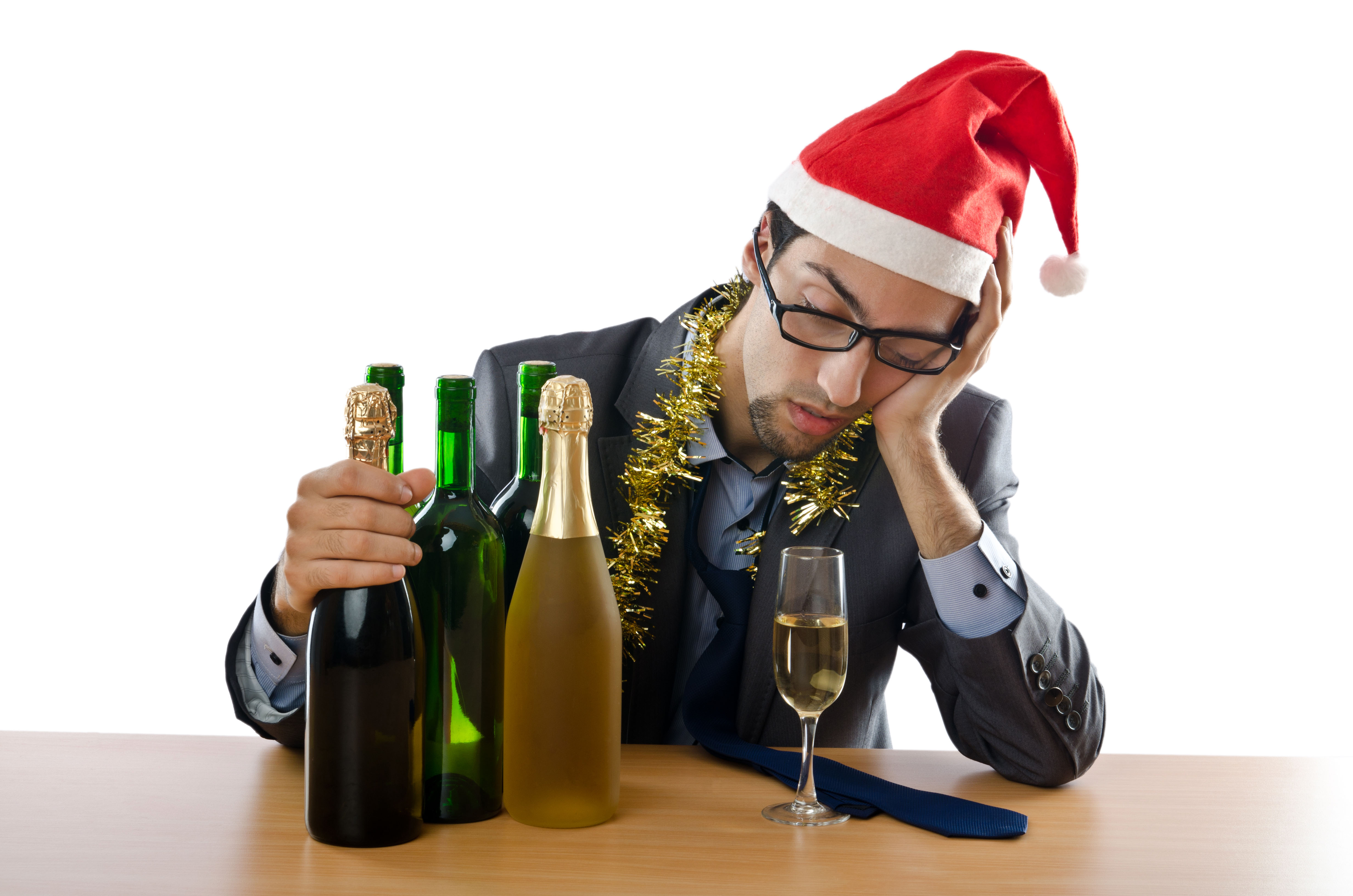 Мужчина после нового года. Новогодняя пьянка. Новый год алкоголь. Новогоднее застолье. Веселый корпоратив.