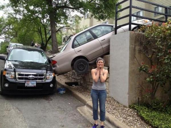 a.baa-Woman-fail-in-parking