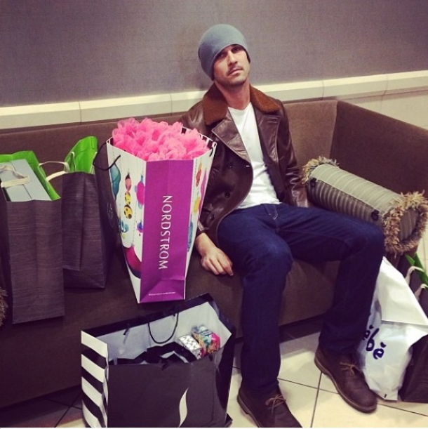 cacb0a69-a76e-4fd3-a304-7a56a65c7efa_Men-Shopping-5