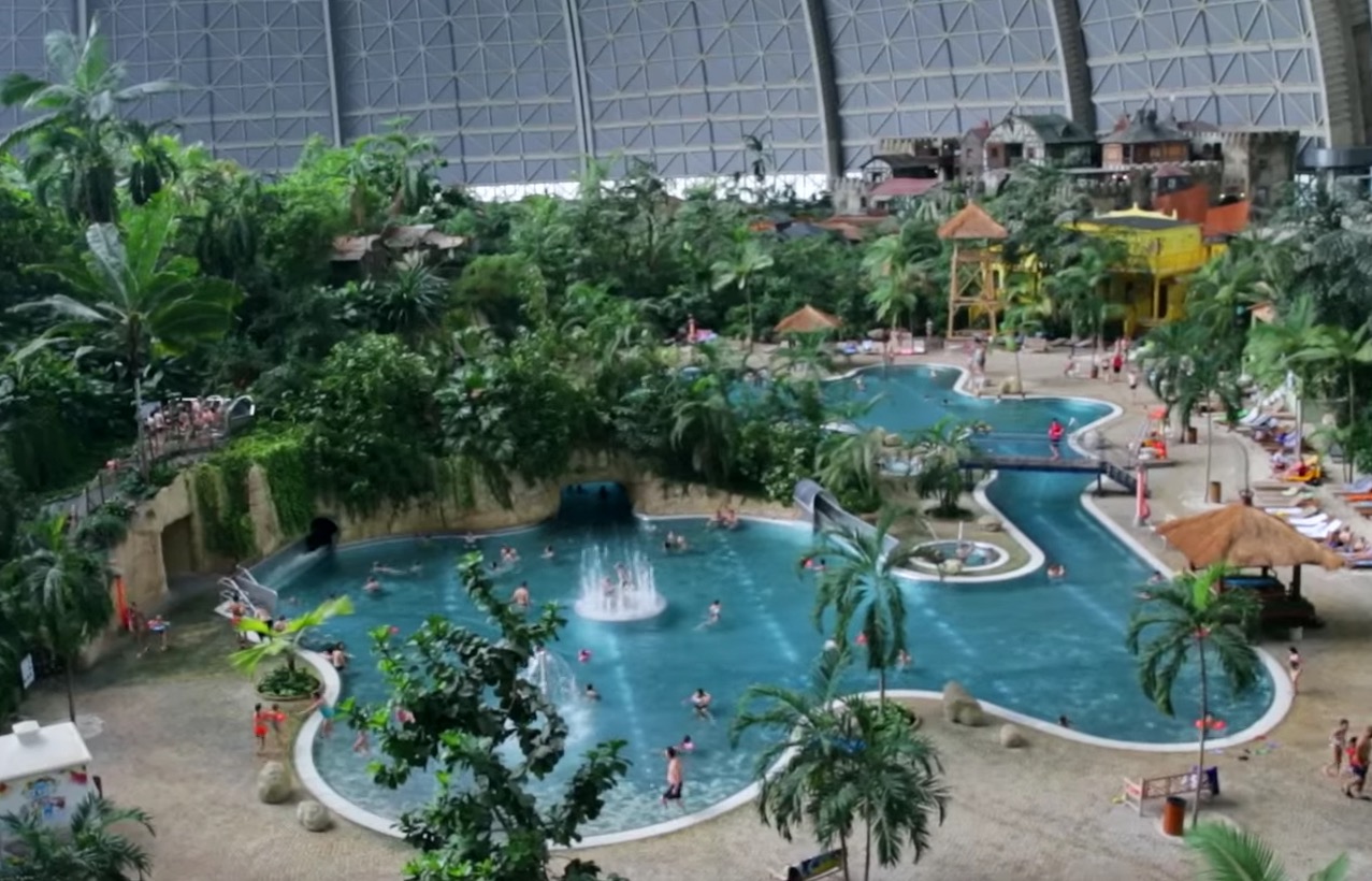 аквапарк берлин тропические острова. аквапарк с тропическими странами. аквапарк в берлине tropical islands. тропикал айленд берлин. аквапарк берлин тропические острова.