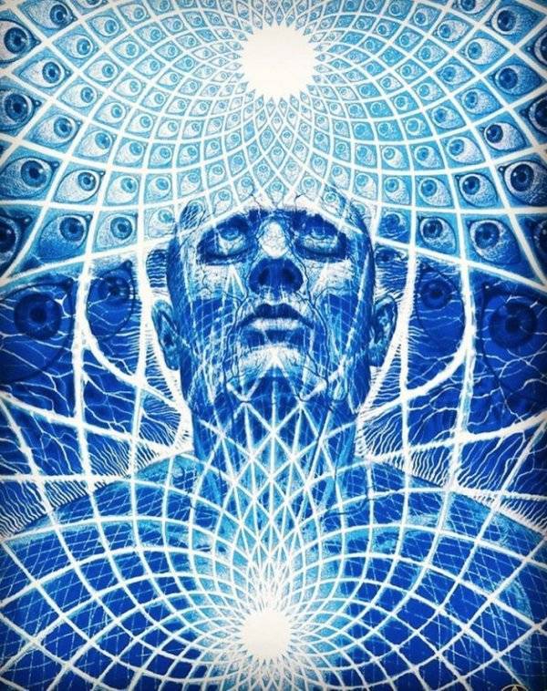 Instagram / alexgreycosm