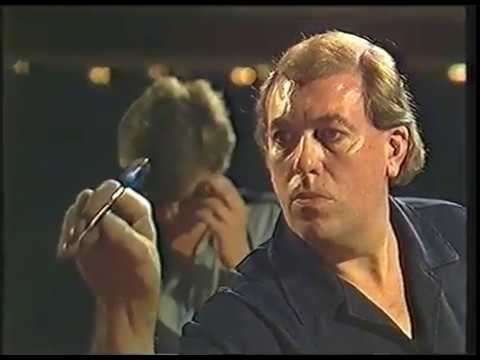 John Lowe ja uskomattoman tarkat darts-heitot!